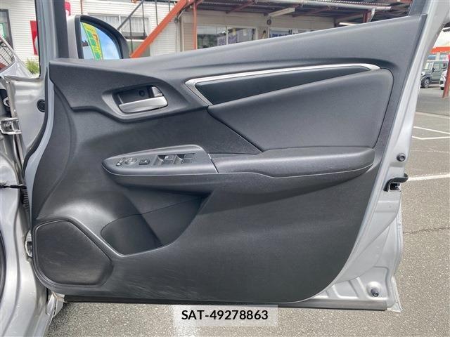 Honda FIT HYBRID 2015-11 7392159-29