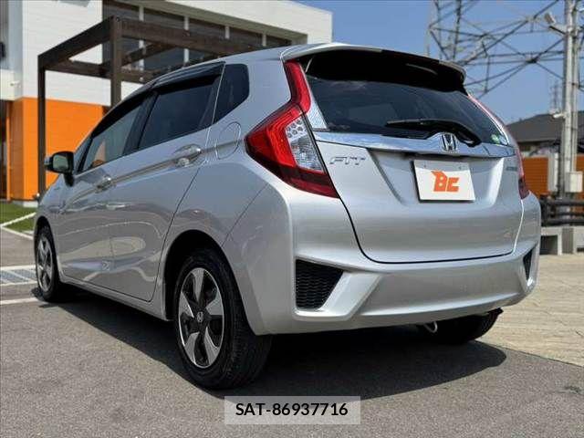 Honda FIT HYBRID 2016-04 7454312-12