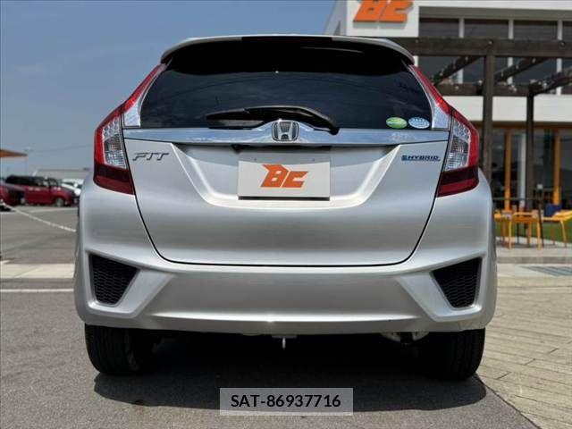 Honda FIT HYBRID 2016-04 7454312-13