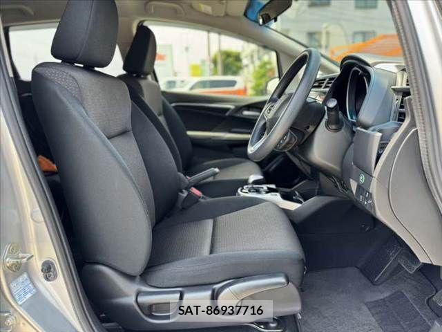 Honda FIT HYBRID 2016-04 7454312-15
