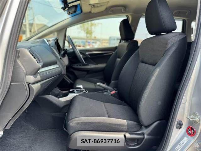 Honda FIT HYBRID 2016-04 7454312-16