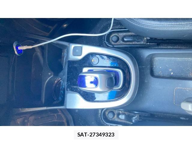 Honda FIT HYBRID 2016-12 7454320-13