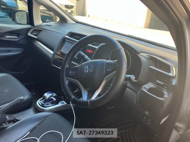 Honda FIT HYBRID 2016-12 7454320-19