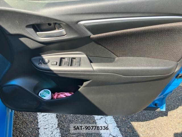 Honda FIT HYBRID 2014-05 7454325-12