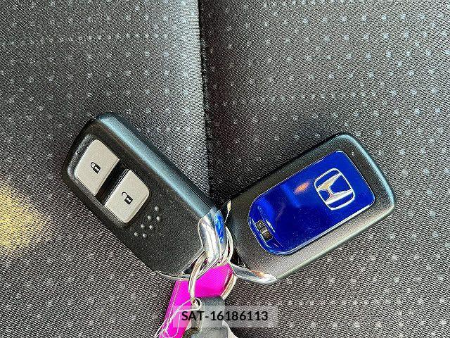 Honda FIT HYBRID 2013-11 7500584-25