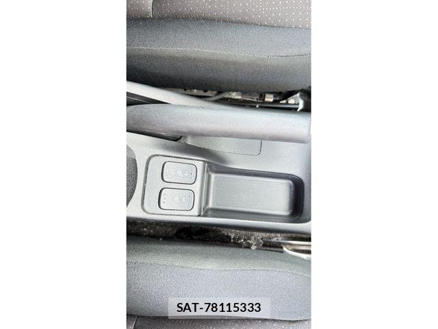 Honda FIT HYBRID 2017-04 7500585-21