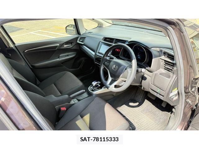 Honda FIT HYBRID 2017-04 7500585-2