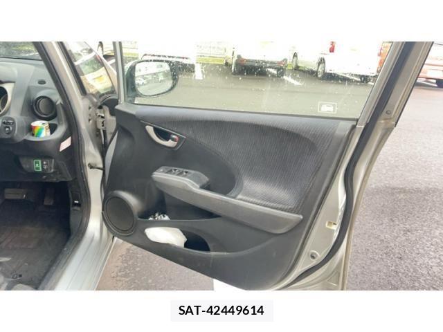 Honda FIT HYBRID 2012-01 7500590-12
