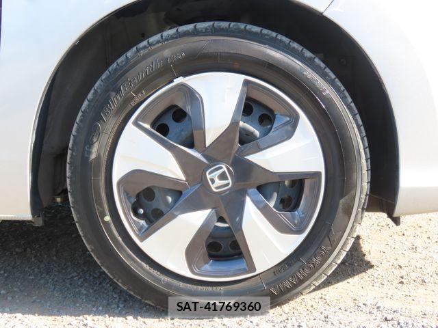 Honda FIT HYBRID 2018-11 7500583-16