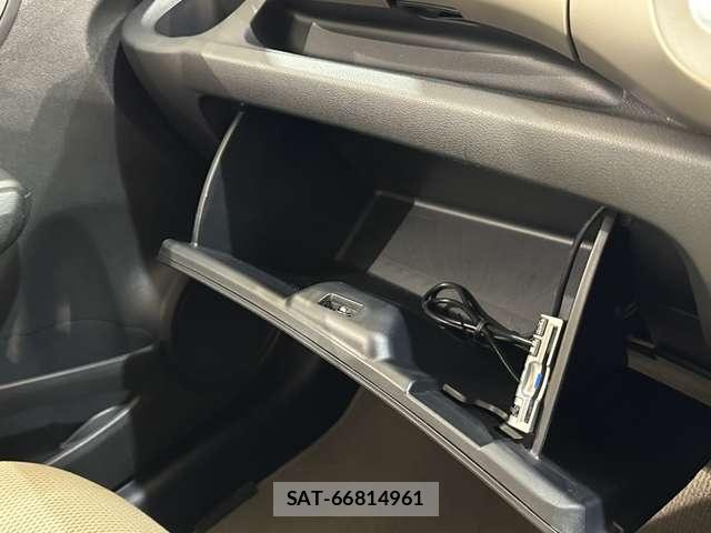 Honda FIT HYBRID 2011-01 7500587-20