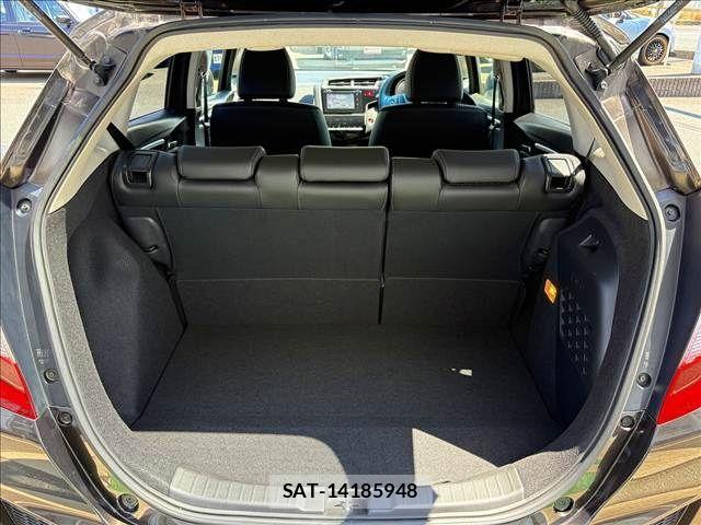 Honda FIT HYBRID 2015-02 7500588-9
