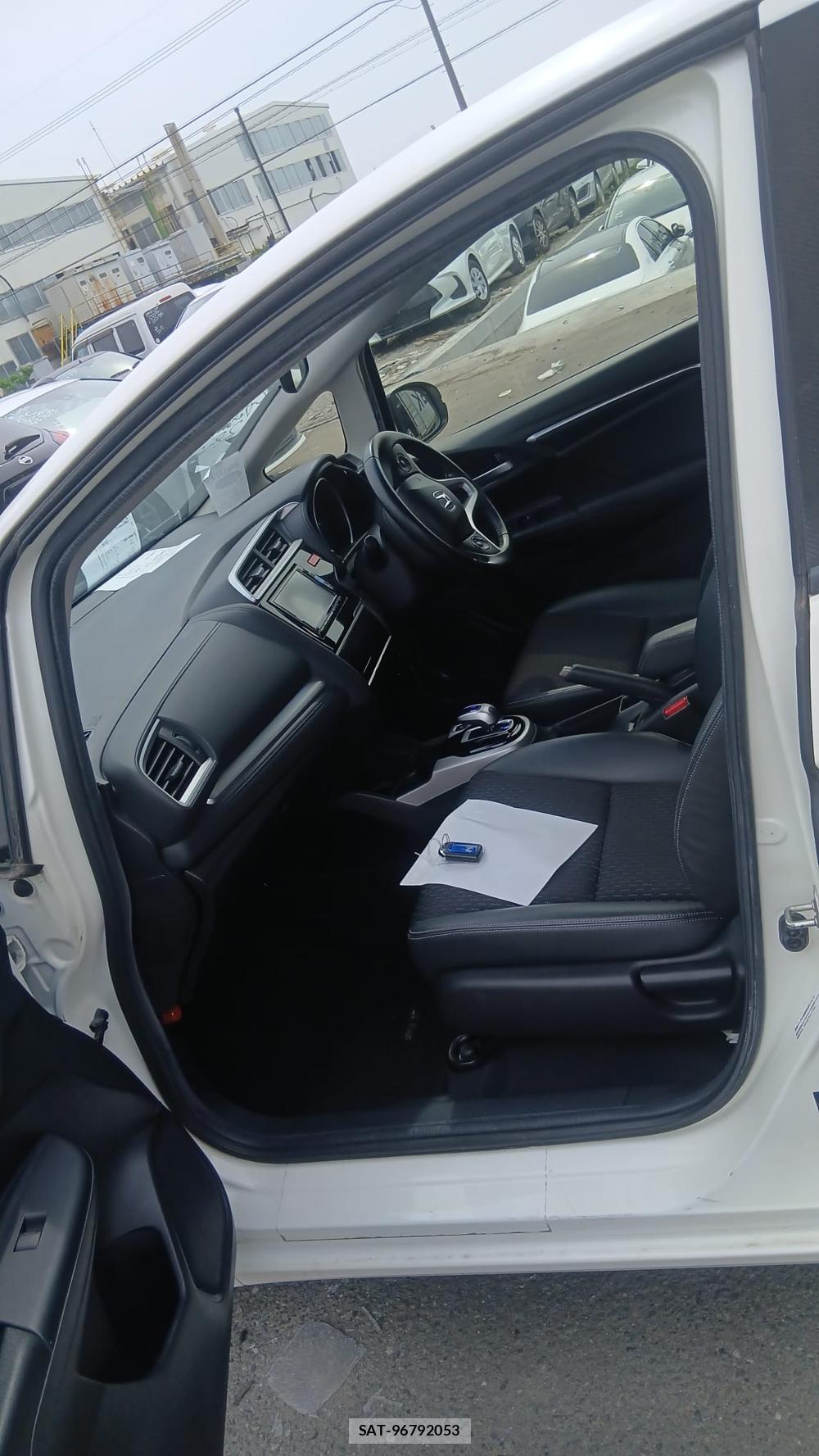 Honda FIT HYBRID 2015 6937245-10