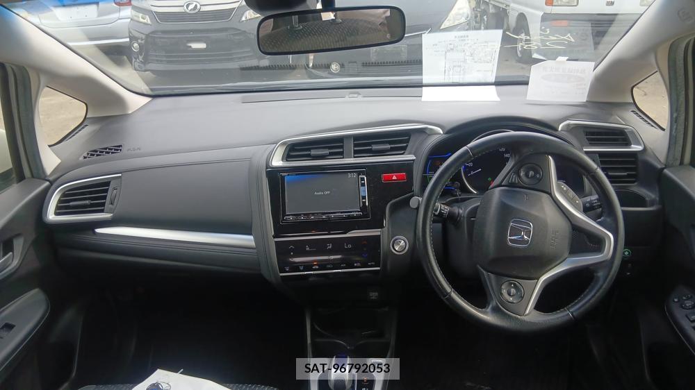 Honda FIT HYBRID 2015 6937245-12
