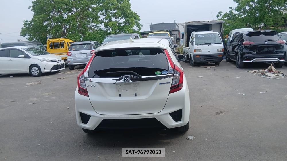 Honda FIT HYBRID 2015 6937245-3