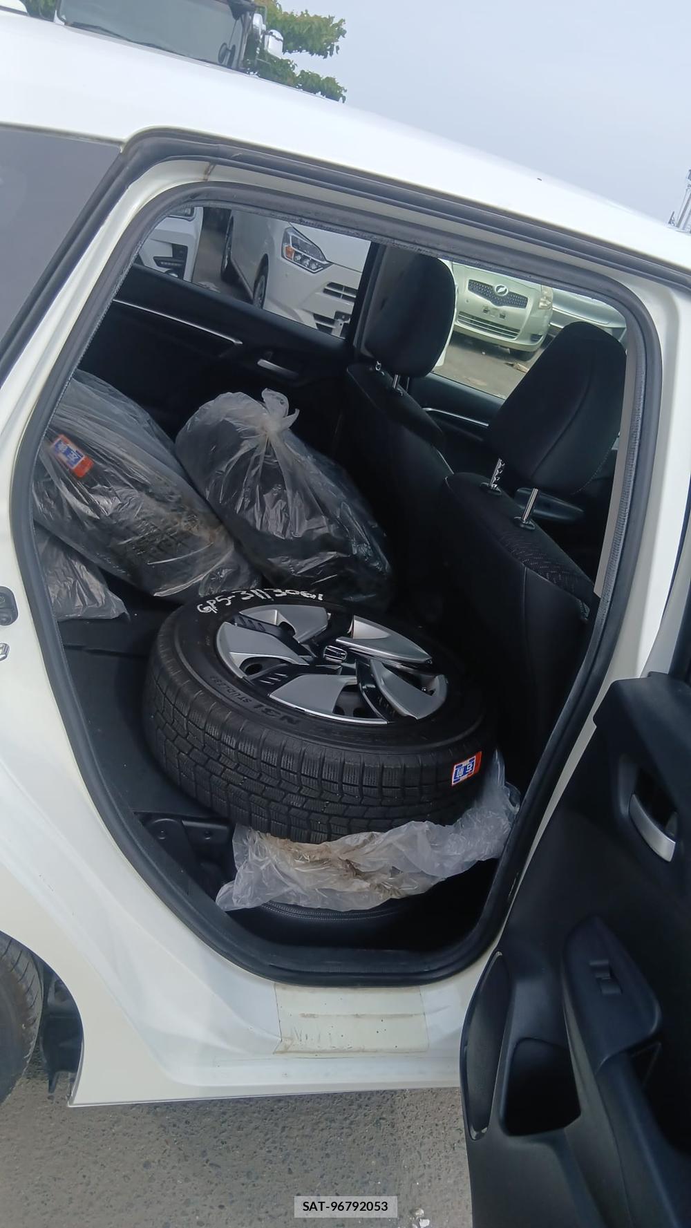 Honda FIT HYBRID 2015 6937245-8
