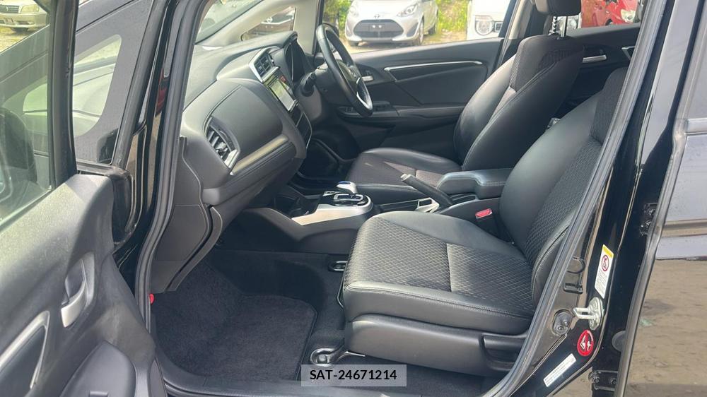 Honda FIT HYBRID 2013 6734643-10
