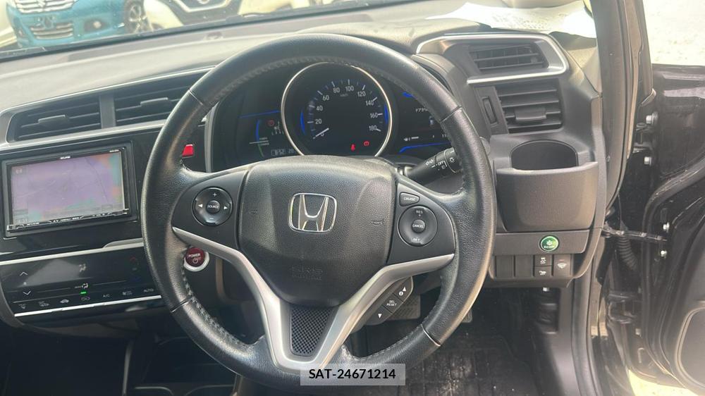 Honda FIT HYBRID 2013 6734643-13