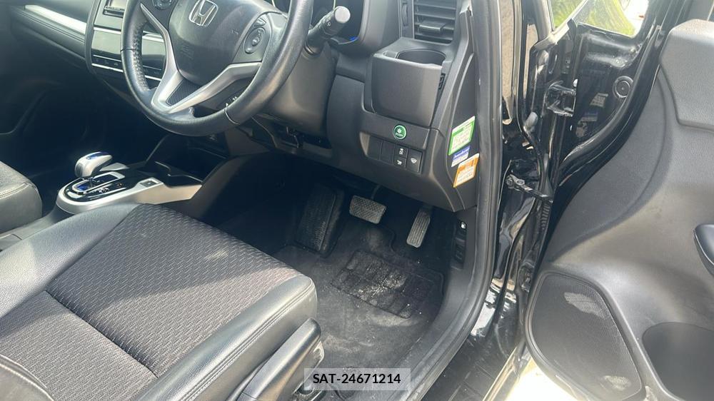 Honda FIT HYBRID 2013 6734643-15