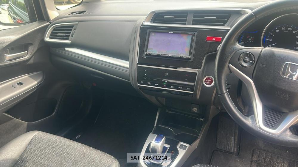 Honda FIT HYBRID 2013 6734643-16