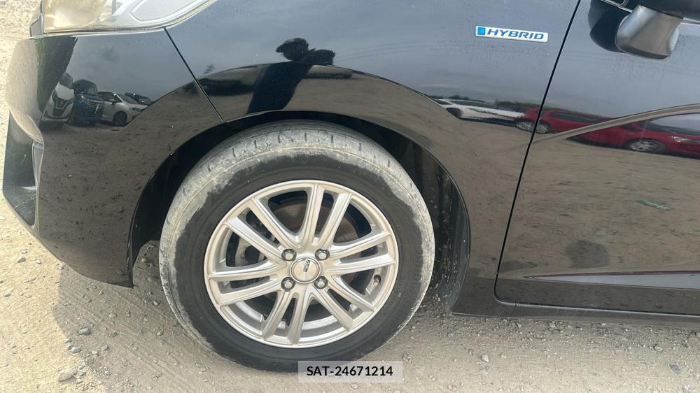 Honda FIT HYBRID 2013 6734643-27