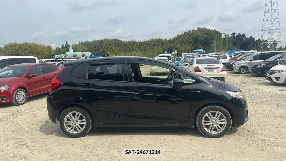 Honda FIT HYBRID 2013 6734643-5
