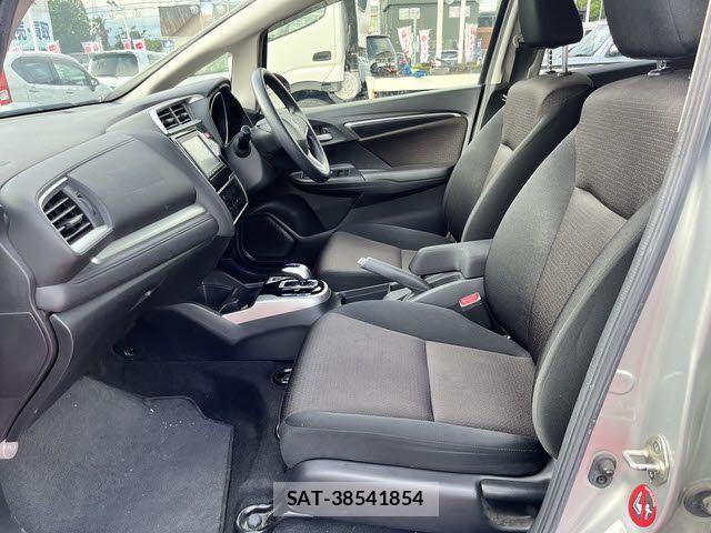 Honda FIT HYBRID 2015-08 7616579-18