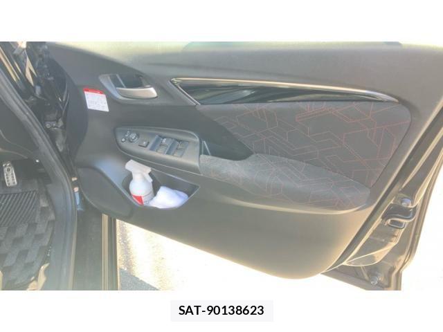Honda FIT HYBRID 2016-07 7616576-10