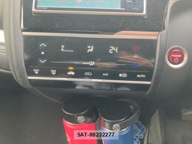 Honda FIT HYBRID 2013-11 7616583-16