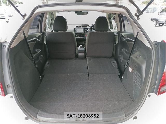 Honda FIT HYBRID 2019-08 7616573-10