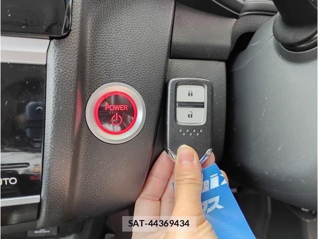 Honda FIT HYBRID 2019-05 7616570-14