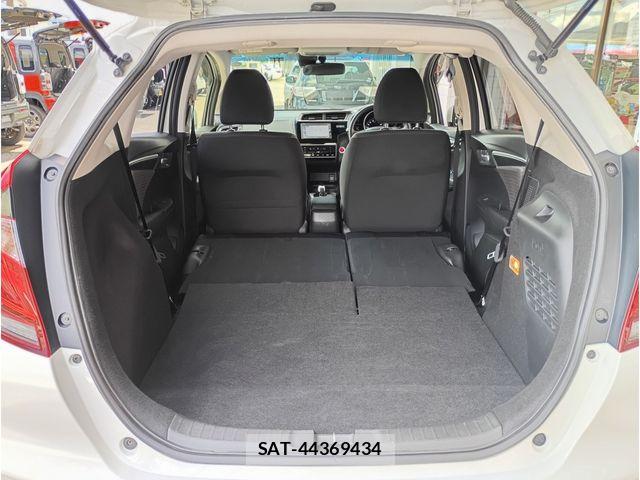 Honda FIT HYBRID 2019-05 7616570-17