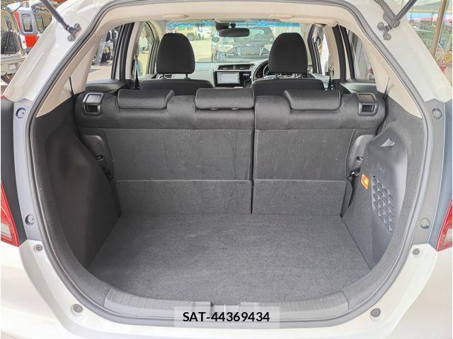 Honda FIT HYBRID 2019-05 7616570-18