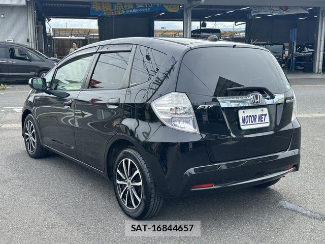 Honda FIT HYBRID 2013-03 7616584-19
