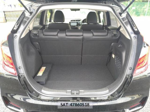 Honda FIT HYBRID 2019-08 7723348-24