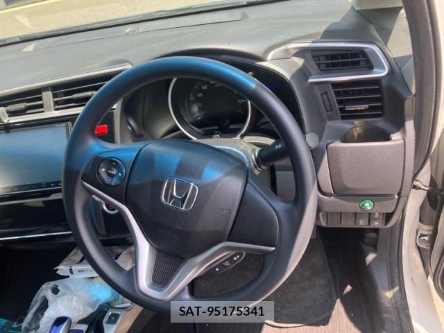 Honda FIT HYBRID 2016-03 7723368-12