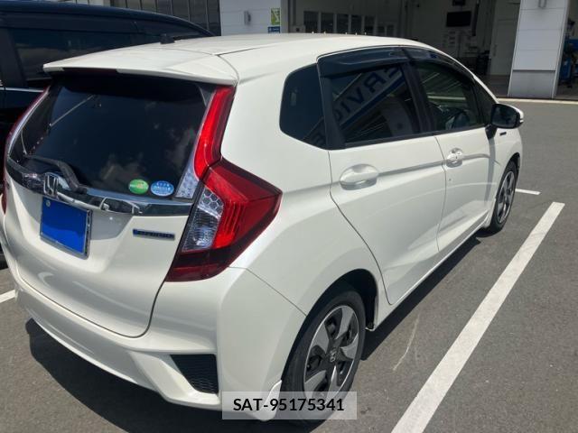 Honda FIT HYBRID 2016-03 7723368-1