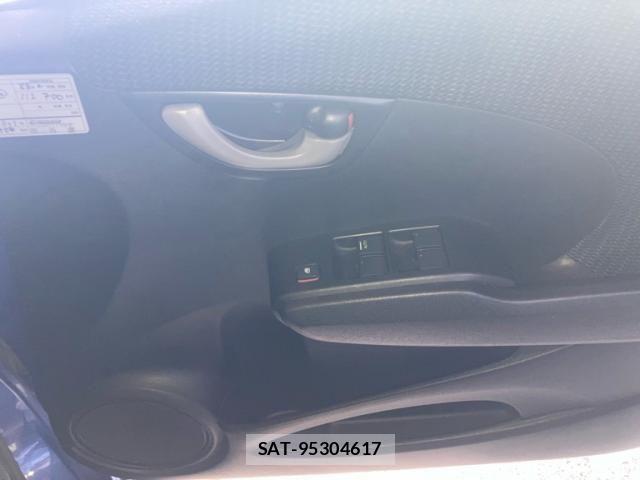 Honda FIT HYBRID 2010-12 7723384-23