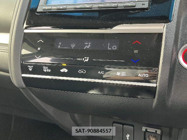 Honda FIT HYBRID 2017-07 7723351-14