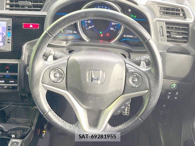 Honda FIT HYBRID 2016-06 7784957-10