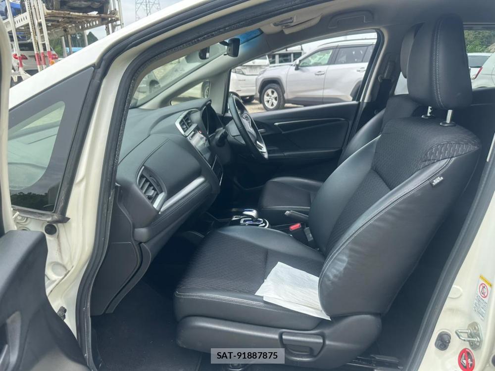 Honda FIT HYBRID 2013 7175272-10