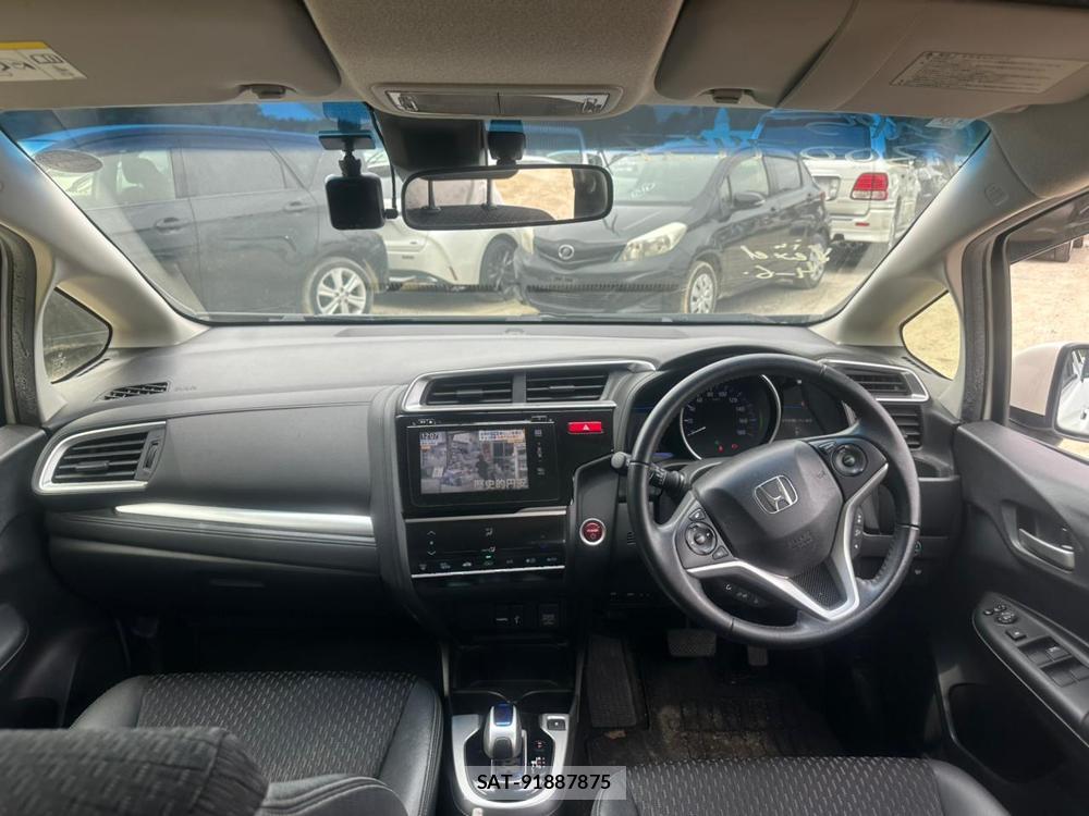 Honda FIT HYBRID 2013 7175272-12