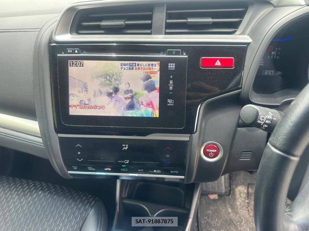 Honda FIT HYBRID 2013 7175272-17