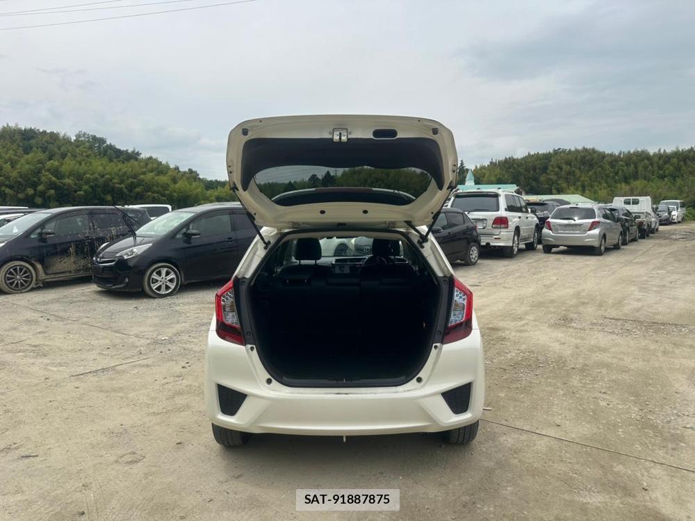 Honda FIT HYBRID 2013 7175272-23