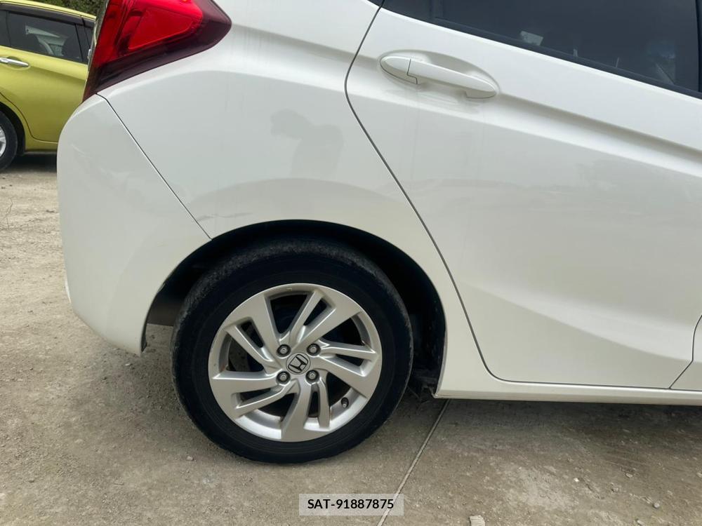 Honda FIT HYBRID 2013 7175272-24