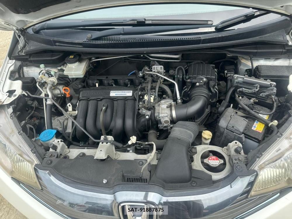 Honda FIT HYBRID 2013 7175272-34