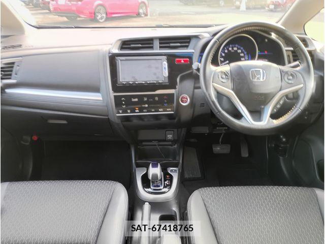Honda FIT HYBRID 2013-11 7876480-14