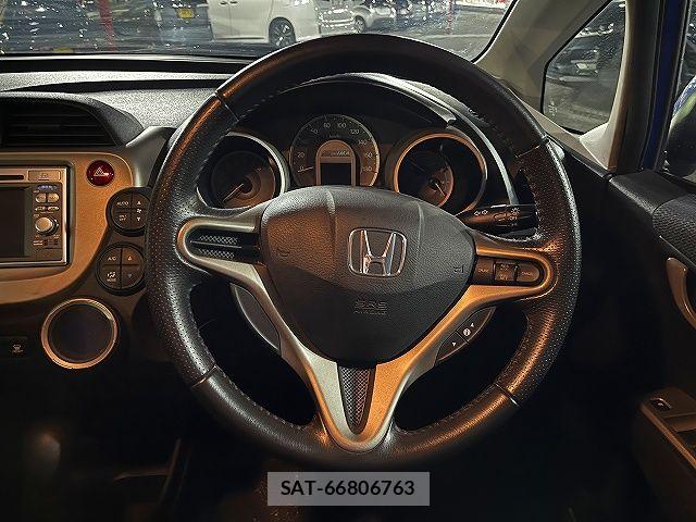 Honda FIT HYBRID 2011-12 7876479-13