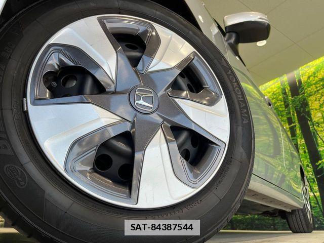 Honda FIT HYBRID 2016-09 7876475-12