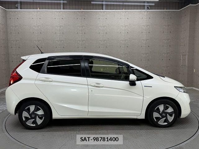 Honda FIT HYBRID 2013-12 7876477-4