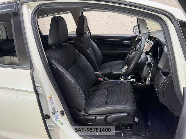Honda FIT HYBRID 2013-12 7876477-6